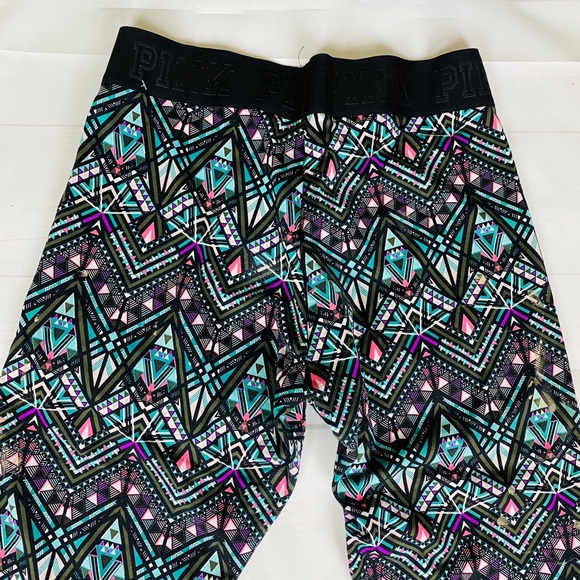 VS Pink Ultimate Capri Yoga Pants M - Picture 8 of 9